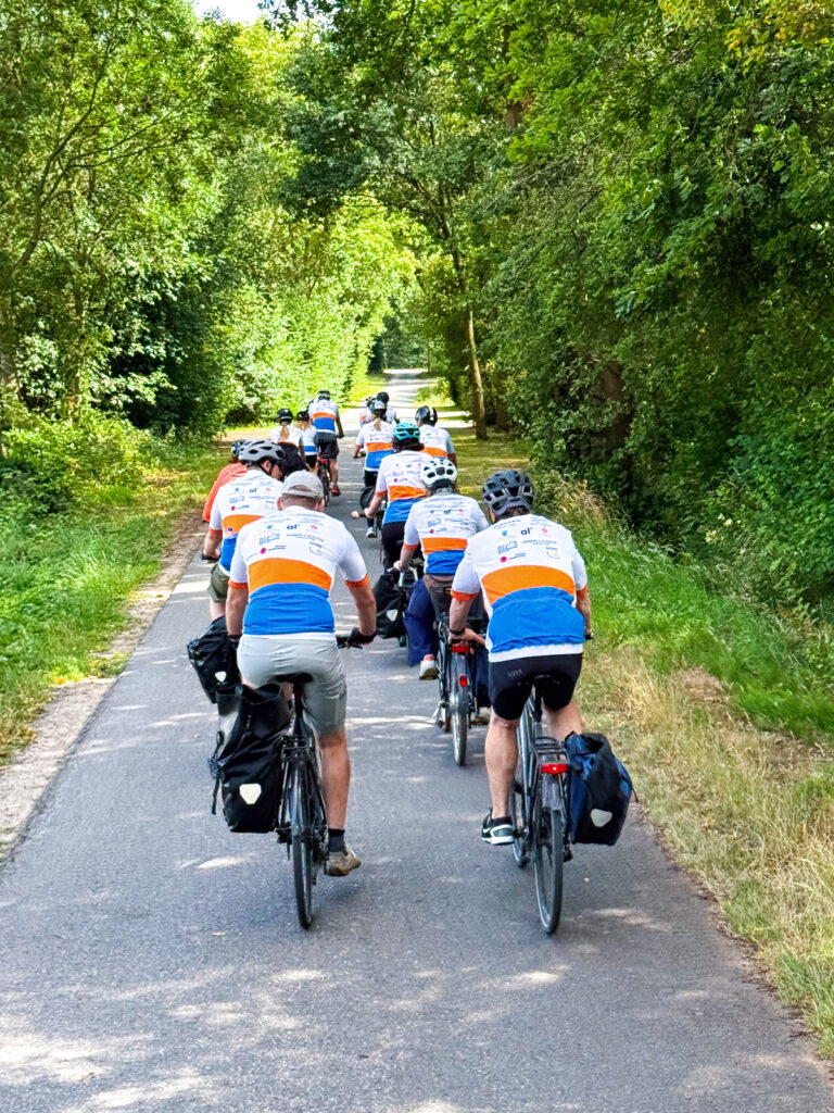 FSP-Radler:innen auf der Strecke durch Westfalen bei der RPK-Radtour 2025